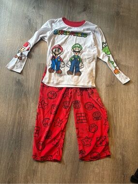 Little Boys Super Mario Pajamas - Size 6/7